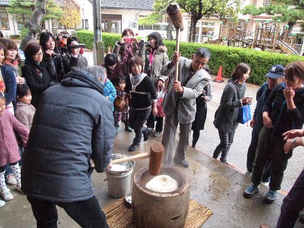 藤陰幼稚園餅つき