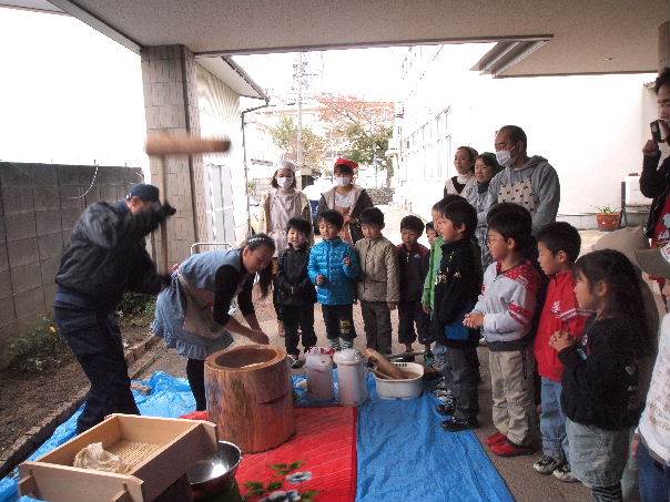 白銀幼稚園餅つき