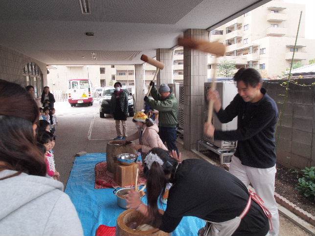 白銀幼稚園餅つき