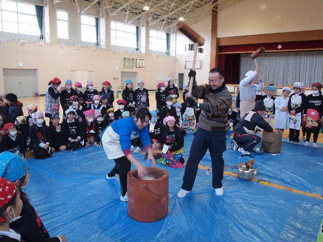 御園小学校餅つき